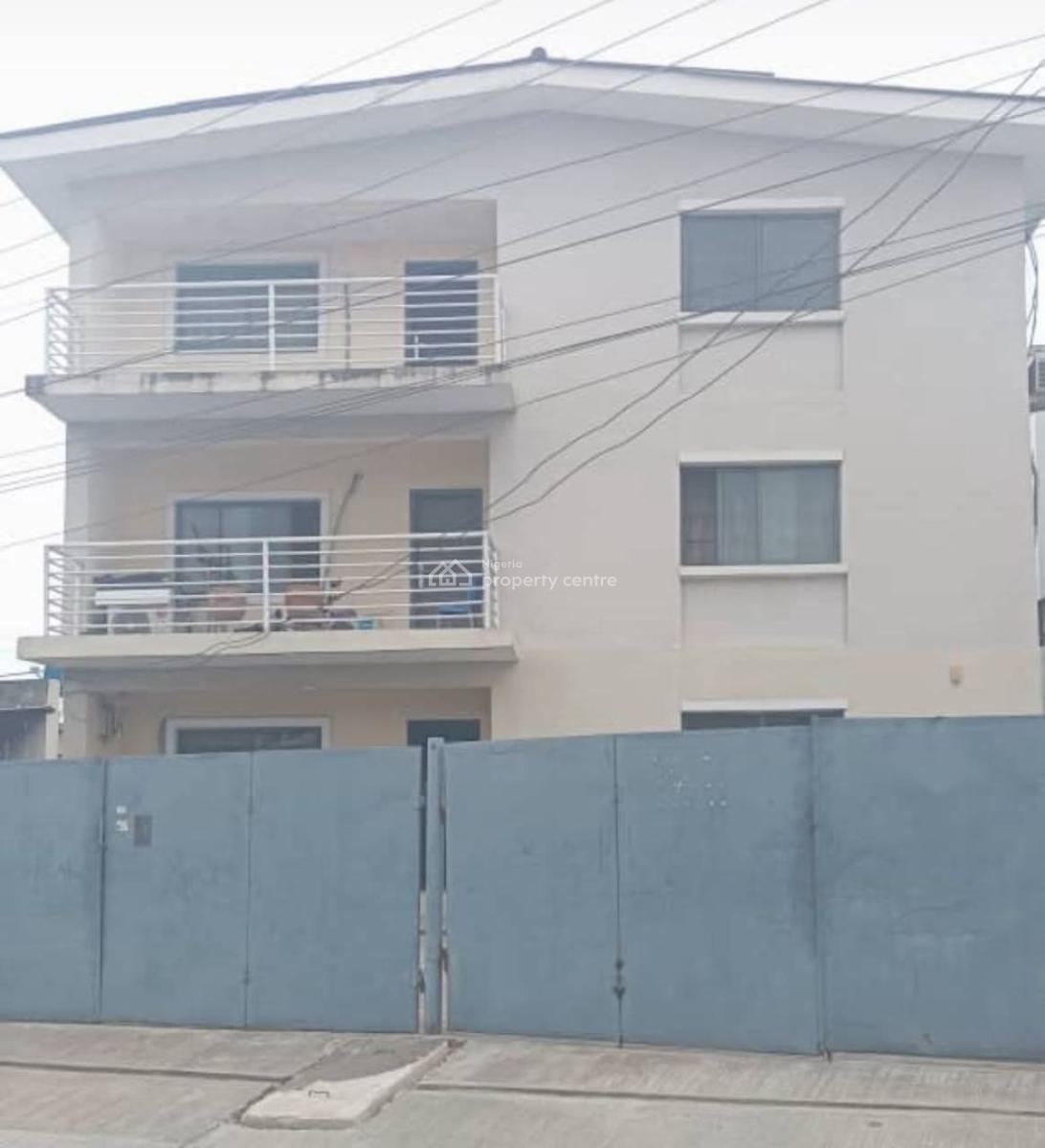 Well Maintained 3 Bedroom Flat, Mende, Maryland, Lagos, Flat / Apartment for Sale
