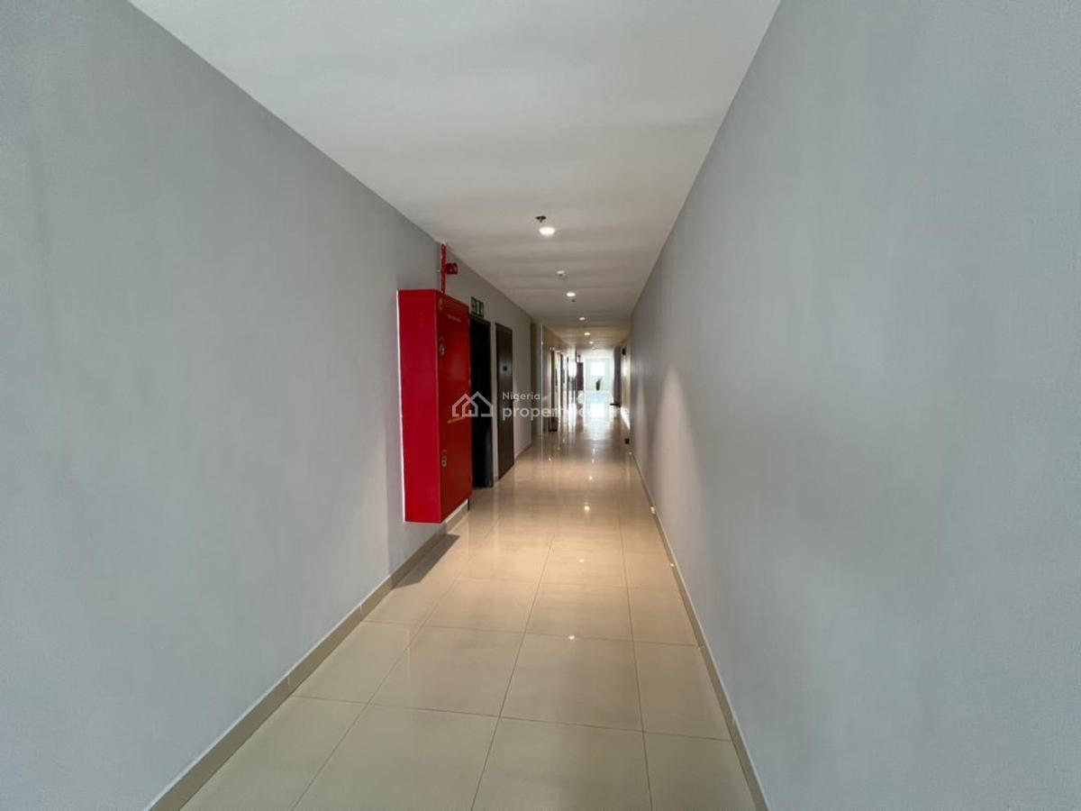 Luxury Ocean View Unfurnished 3 Bedrooms Apartments with a Bq, Blue Water Estate, Lekki, Lagos, Flat / Apartment for Rent