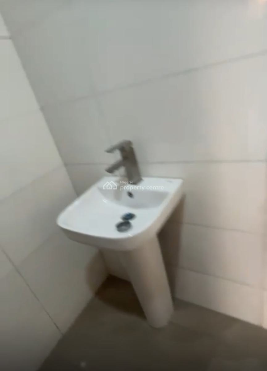 Furnished 3bedroom Flat, 1st Floor, Tarred Rd, Garki 2, Garki, Abuja, Flat / Apartment for Sale