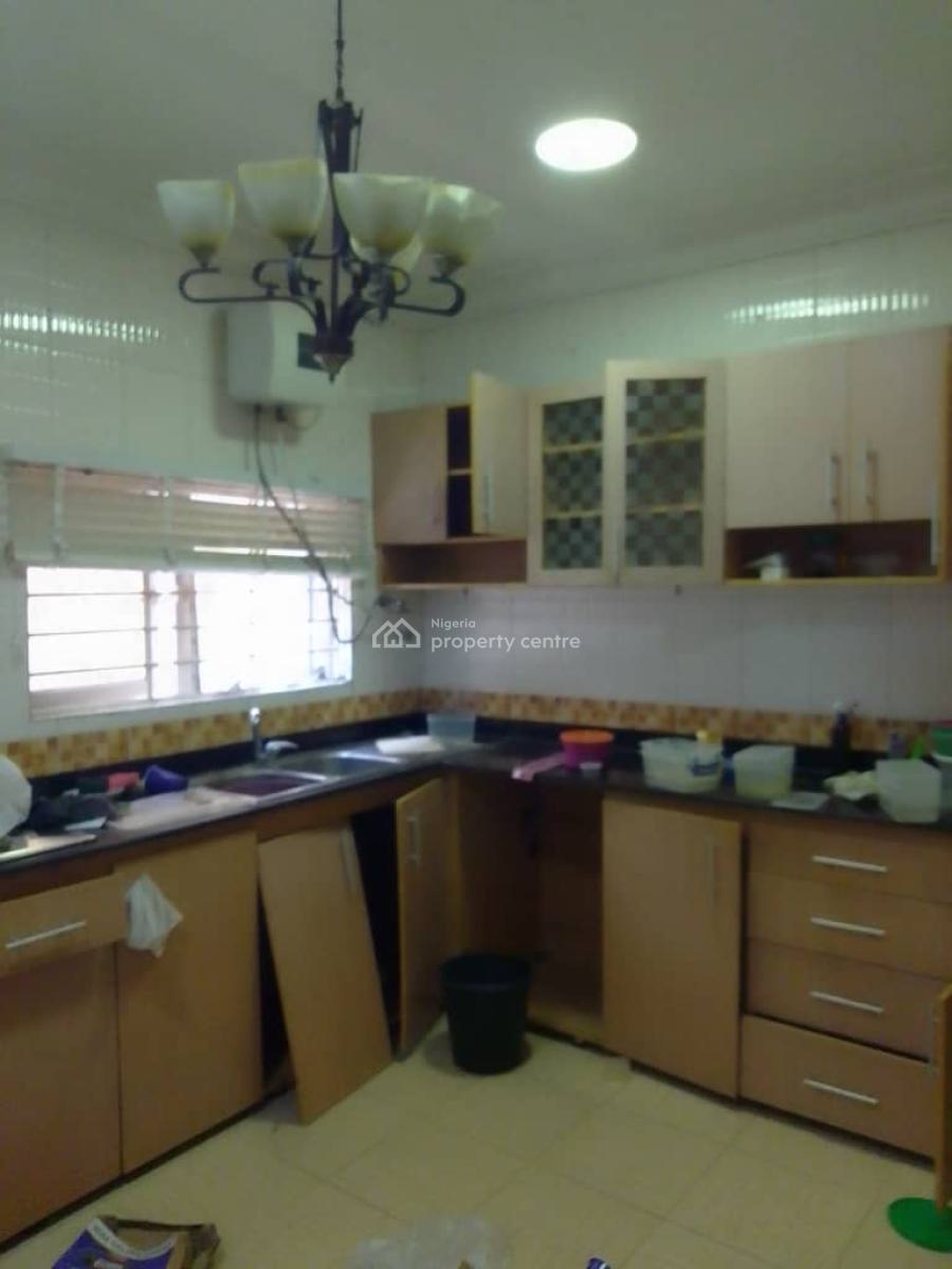 3-bedroom Well Maintained First Floor Flat with 1-room Bq, Lekki Phase 1, Lekki, Lagos, Flat / Apartment for Rent