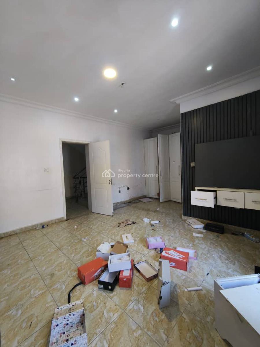 Serviced 4 Bedrooms Terrace Duplex with Bq, Chevron Lekki, Lekki Phase 2, Lekki, Lagos, Terraced Duplex for Rent