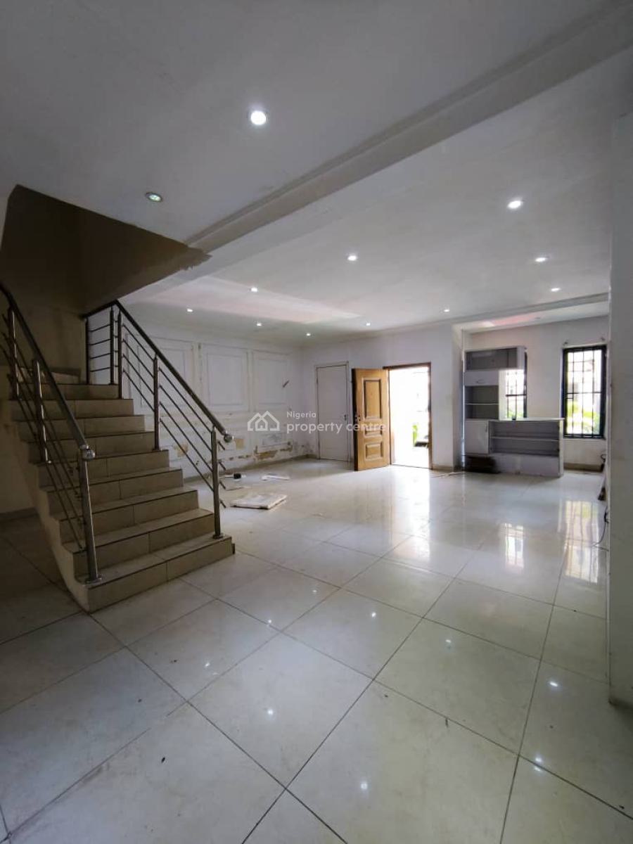 Serviced 4 Bedrooms Terrace Duplex with Bq, Chevron Lekki, Lekki Phase 2, Lekki, Lagos, Terraced Duplex for Rent