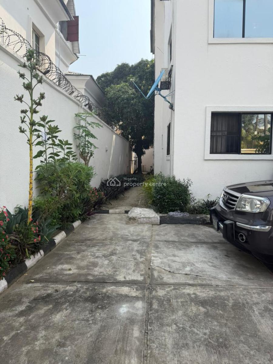 3 Bedroom Apartment, Off Admiralty Way, Lekki Phase 1, Lekki, Lagos, Flat / Apartment for Rent