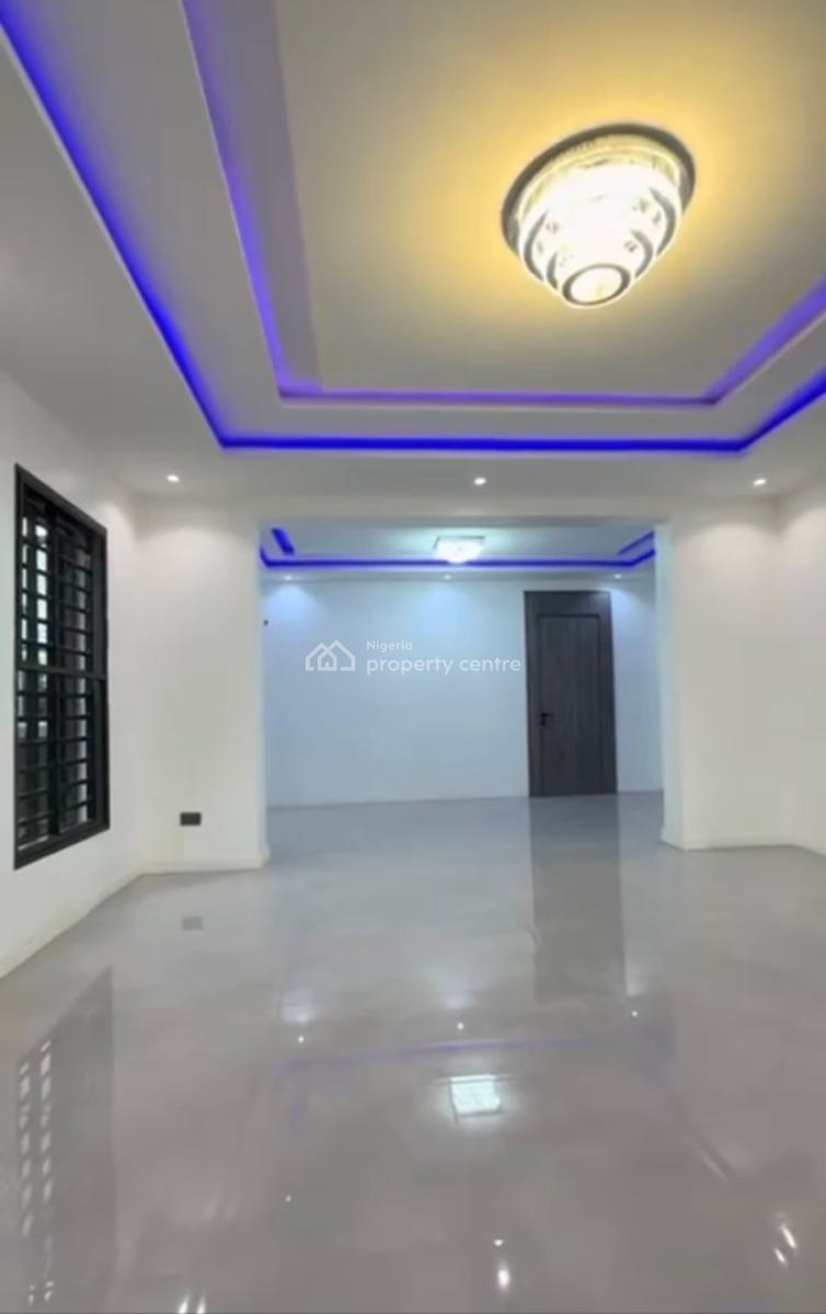 4 Bedroom En-suite Duplex +tarred Road, By Von Or The Voice Airport Road, Lugbe District, Abuja, Detached Duplex for Sale