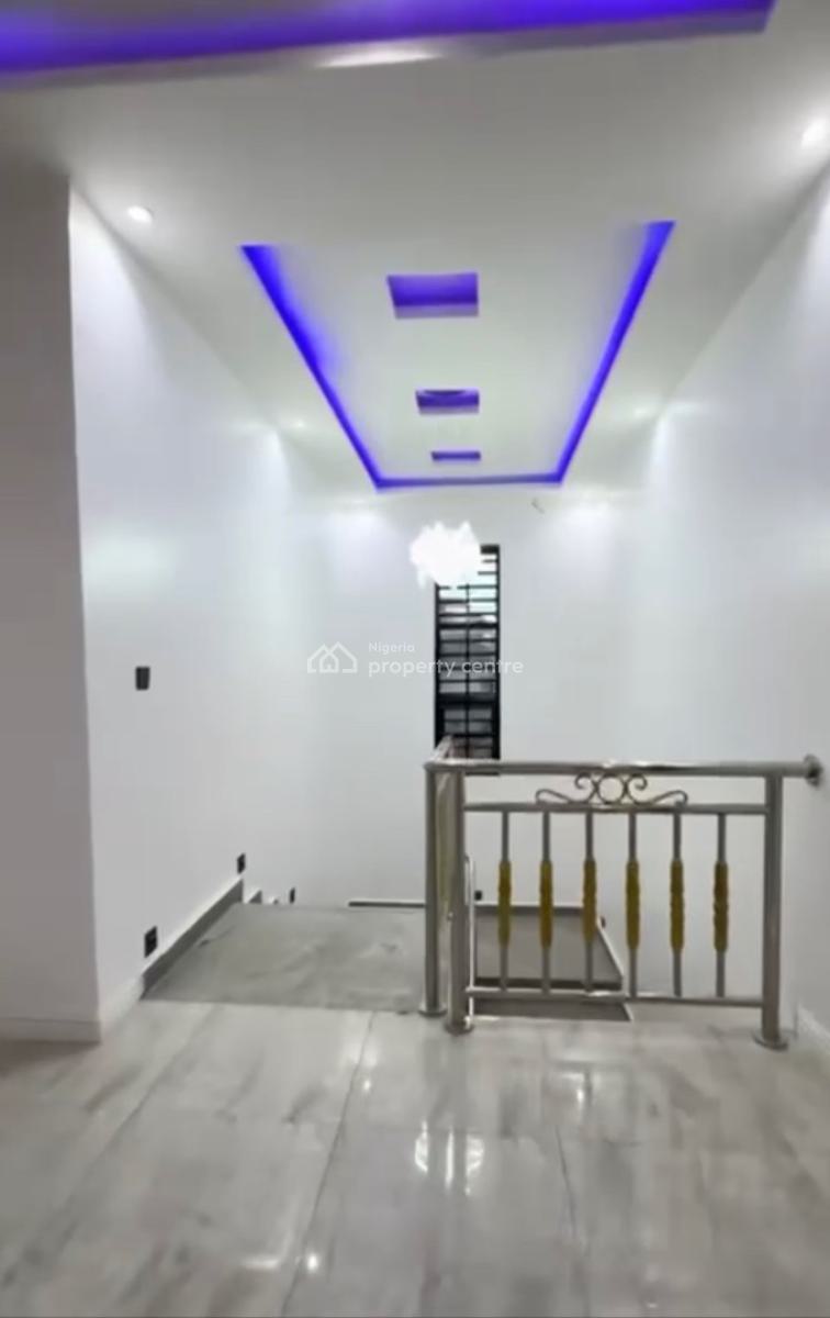 4 Bedroom En-suite Duplex +tarred Road, By Von Or The Voice Airport Road, Lugbe District, Abuja, Detached Duplex for Sale