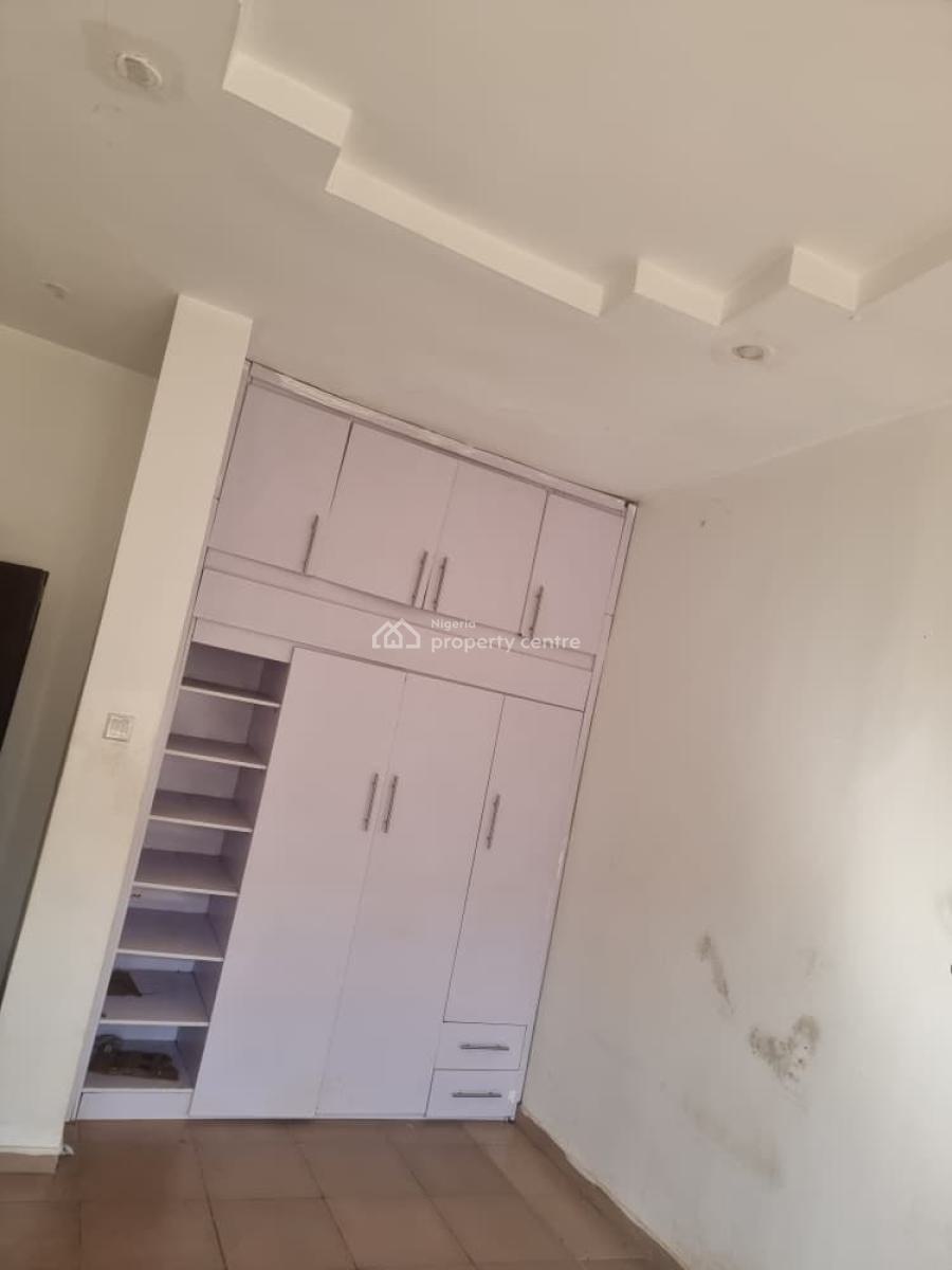 Smart Spacious 2 Bedroom Apartment, Von Road, Lugbe District, Abuja, Flat / Apartment for Rent
