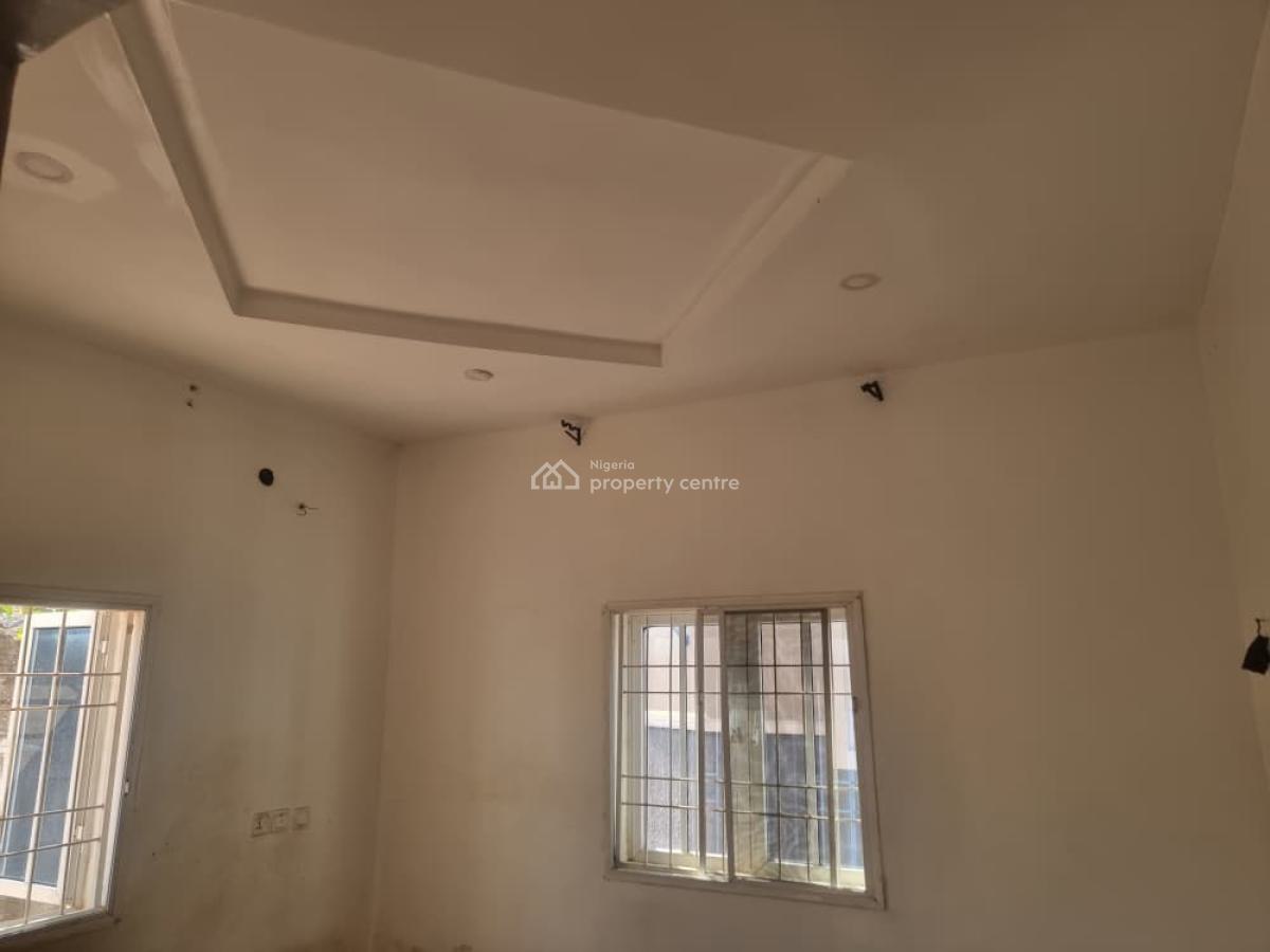 Smart Spacious 2 Bedroom Apartment, Von Road, Lugbe District, Abuja, Flat / Apartment for Rent