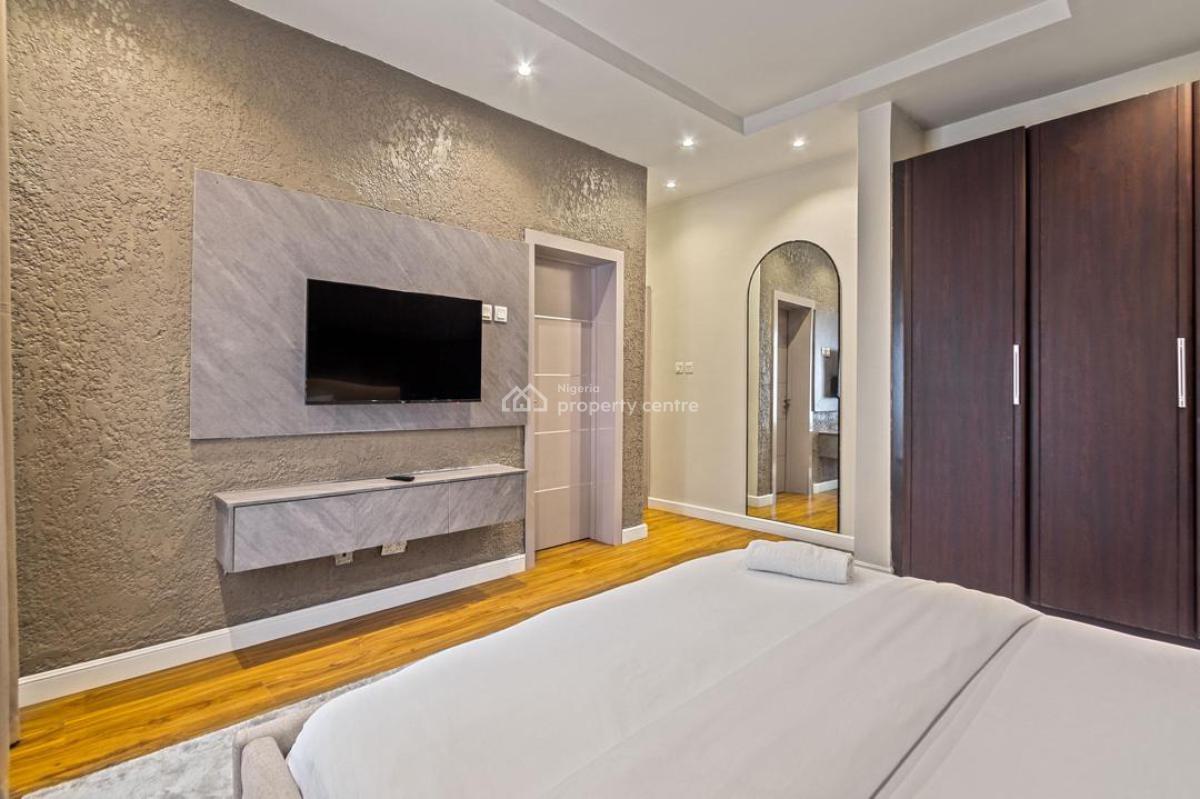 Luxurious 2 Bedroom with Private Cinema, Pool, Snookerboard, Lekki Phase 1, Lekki, Lagos, Flat / Apartment Short Let