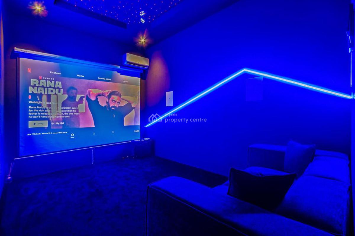 Luxurious 2 Bedroom with Private Cinema, Pool, Snookerboard, Lekki Phase 1, Lekki, Lagos, Flat / Apartment Short Let