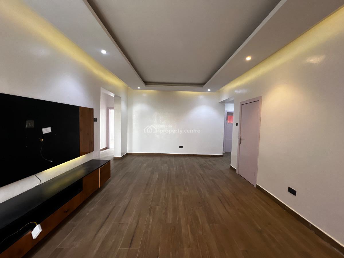 Spacious 3 Bedroom Serviced Apartment with a Room Bq, Lekki Phase 1, Lekki, Lagos, Flat / Apartment for Rent