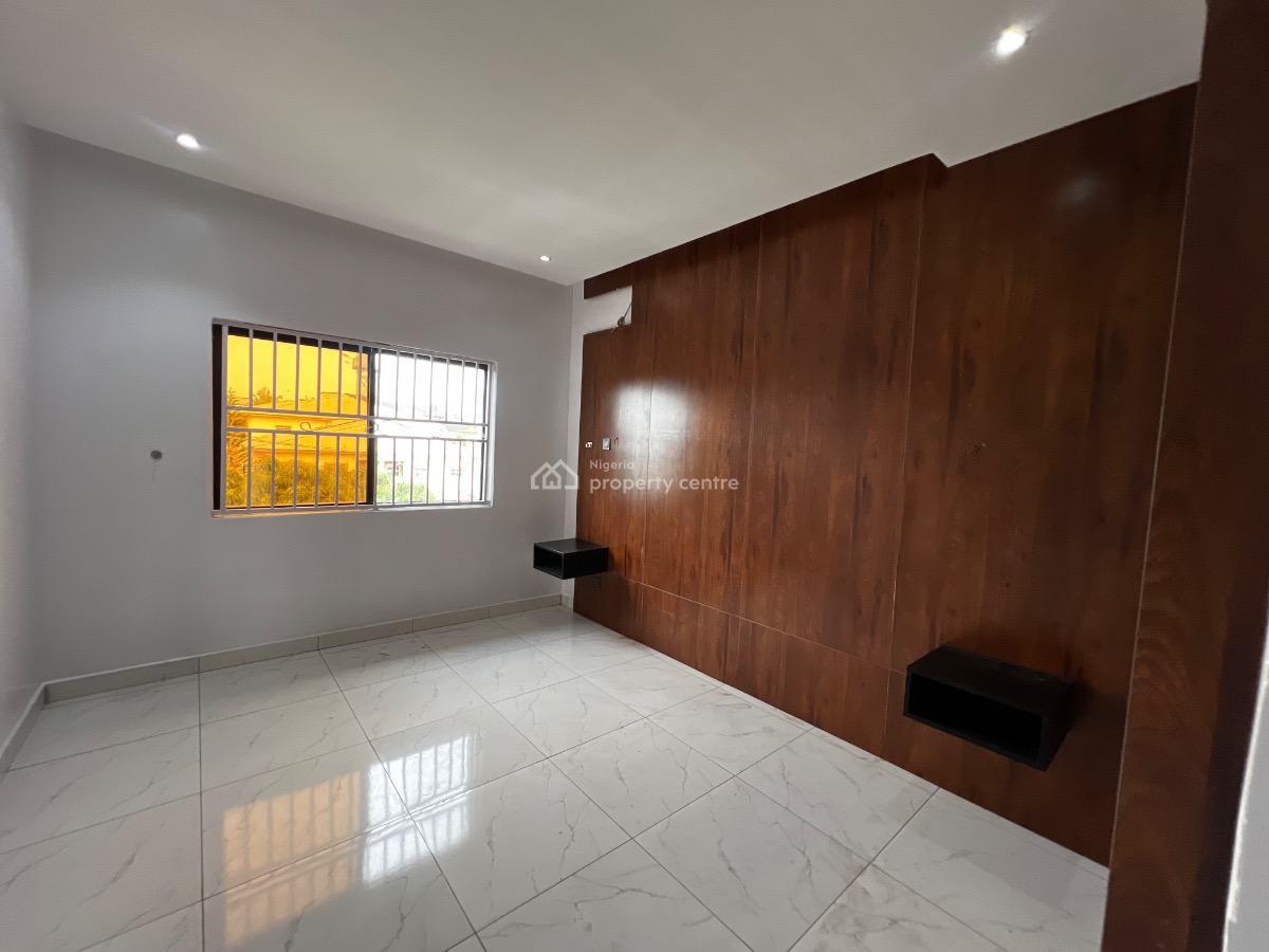 Spacious 3 Bedroom Serviced Apartment with a Room Bq, Lekki Phase 1, Lekki, Lagos, Flat / Apartment for Rent