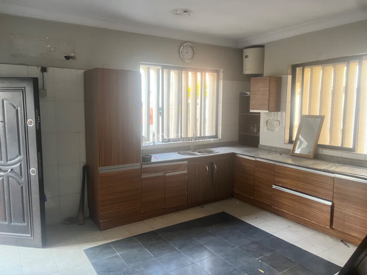 Self Compound 4 Bedroom Semi-detached House with 2 Rooms Bq, Lekki Phase 1, Lekki, Lagos, Semi-detached Duplex for Rent