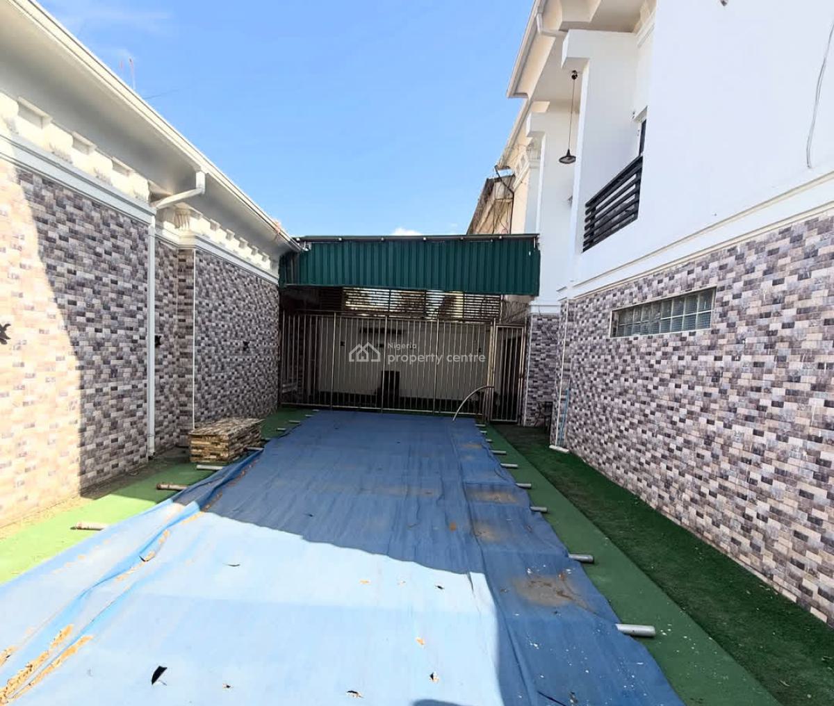 5 Bedrooms Semi Detached Duplex with Bq, Maitama District, Abuja, Semi-detached Duplex for Sale