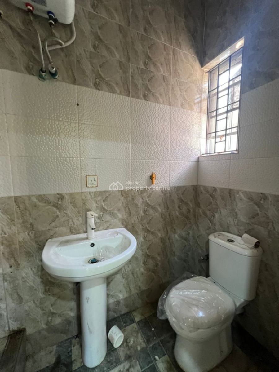 Self-serviced 2 Bedroom Flat Apartment, Lekki Phase 1, Lekki, Lagos, Flat / Apartment for Rent