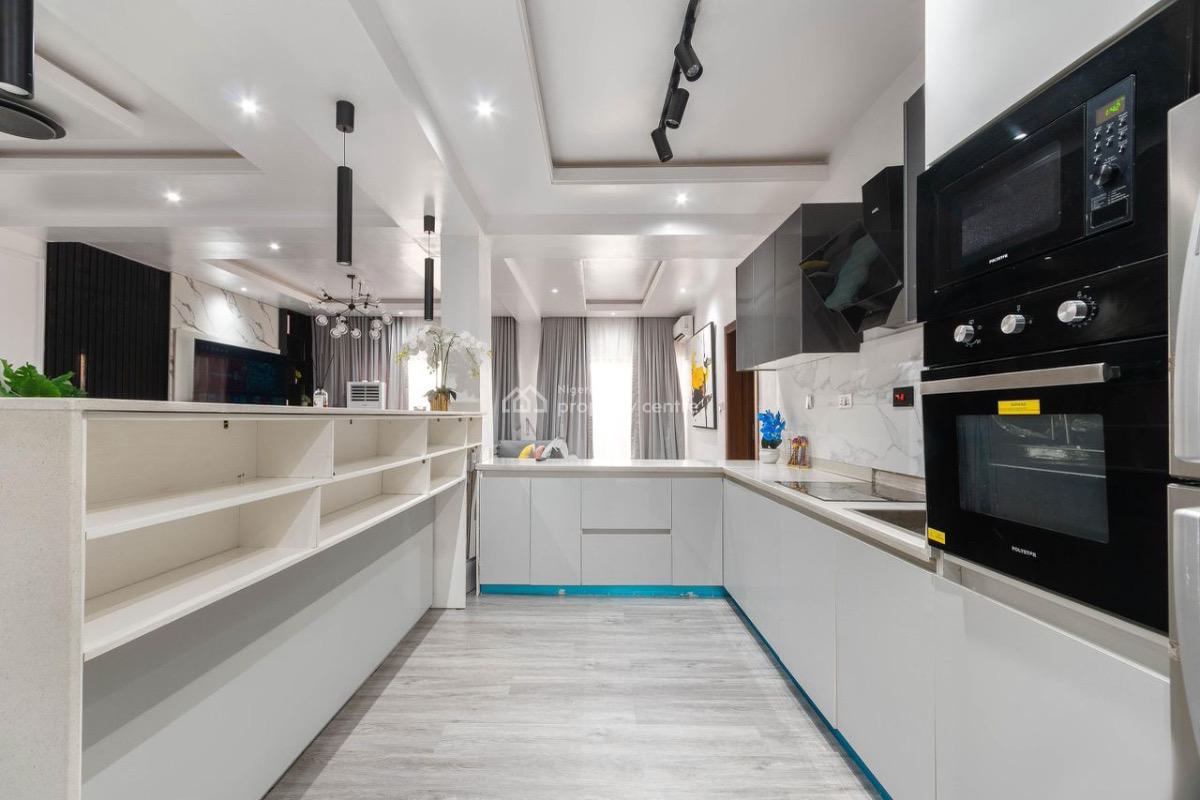 Aesthetically Pleasing 2 Bedroom Apartment, Phase 1, Lekki, Lagos, Flat / Apartment Short Let