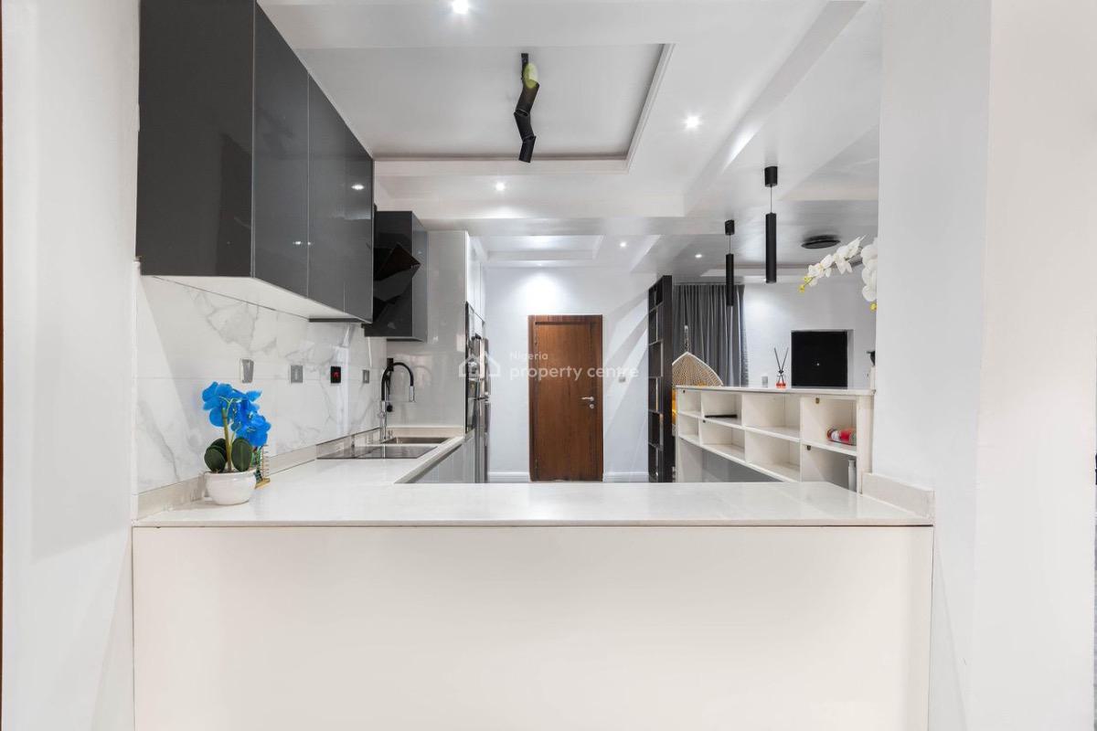 Aesthetically Pleasing 2 Bedroom Apartment, Phase 1, Lekki, Lagos, Flat / Apartment Short Let