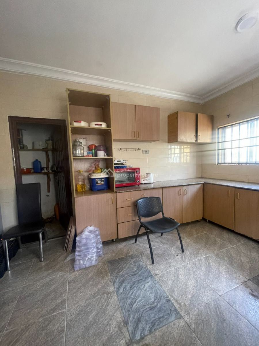 Distress 4 Bedroom Semi Detached, Spacious Compound, Chois Garden Estate, Abijo, Lekki, Lagos, Semi-detached Duplex for Sale