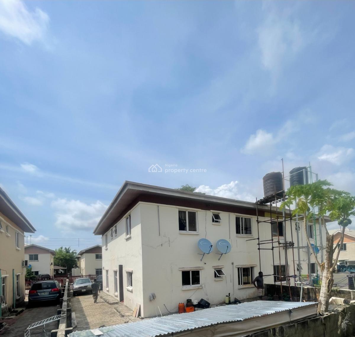 Distress 4 Bedroom Semi Detached, Spacious Compound, Chois Garden Estate, Abijo, Lekki, Lagos, Semi-detached Duplex for Sale