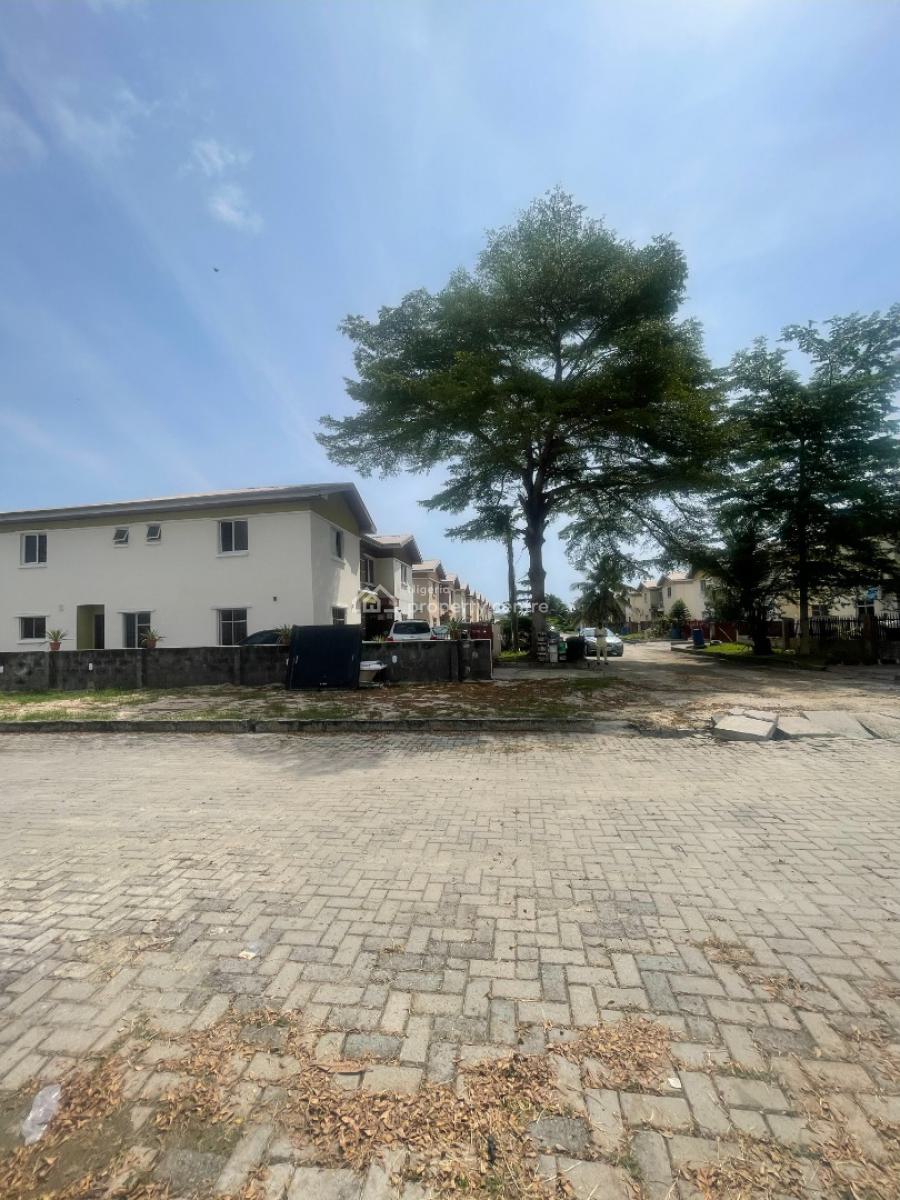 Distress 4 Bedroom Semi Detached, Spacious Compound, Chois Garden Estate, Abijo, Lekki, Lagos, Semi-detached Duplex for Sale