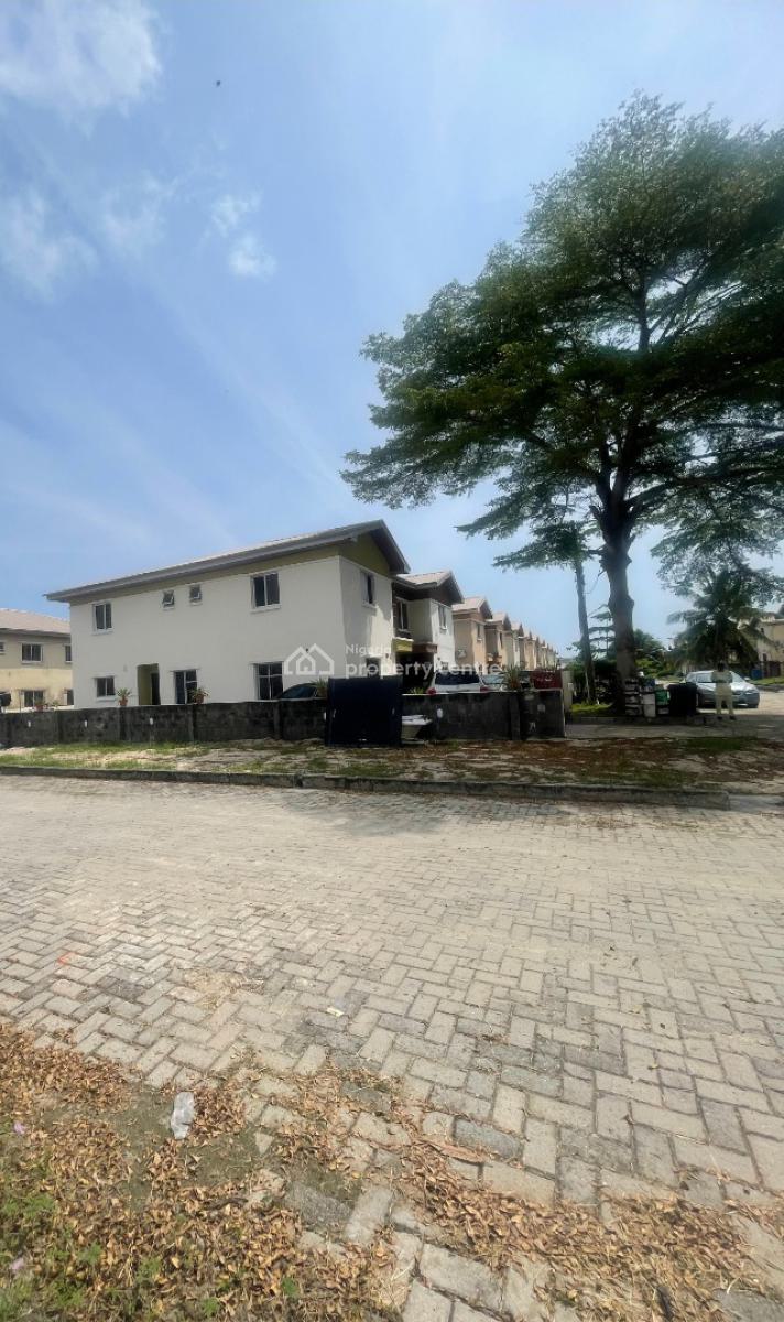Distress 4 Bedroom Semi Detached, Spacious Compound, Chois Garden Estate, Abijo, Lekki, Lagos, Semi-detached Duplex for Sale