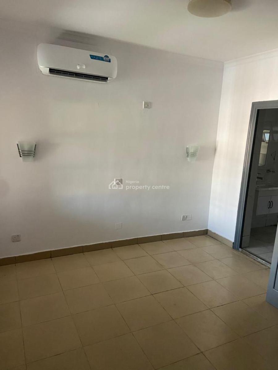 Tastefully Built & Well Maintained Serviced 3 Bedroom Terrace with 2 Bq, Banana Island Road, Ikoyi, Lagos, Terraced Duplex for Rent