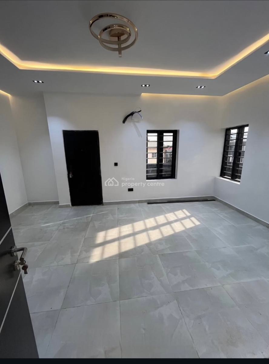 Fantastic Built 4 Bedroom Semi Detached Duplex with Bq, Gra Phase 1, Magodo, Lagos, Semi-detached Duplex for Sale