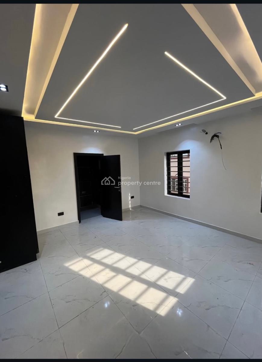 Fantastic Built 4 Bedroom Semi Detached Duplex with Bq, Gra Phase 1, Magodo, Lagos, Semi-detached Duplex for Sale