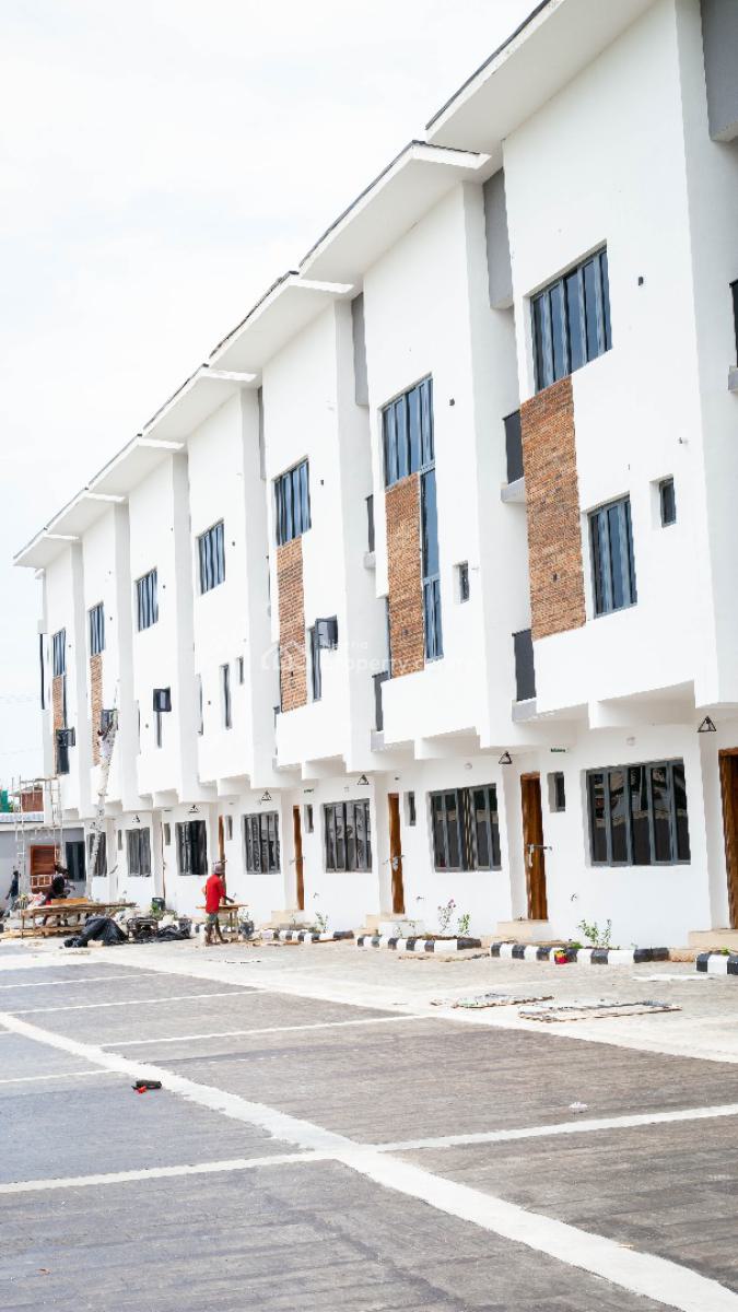 Luxury 4bedroom Terrace Duplex with Bq, Off Admiralty Road, Lekki Phase 1, Lekki, Lagos, Terraced Duplex for Rent