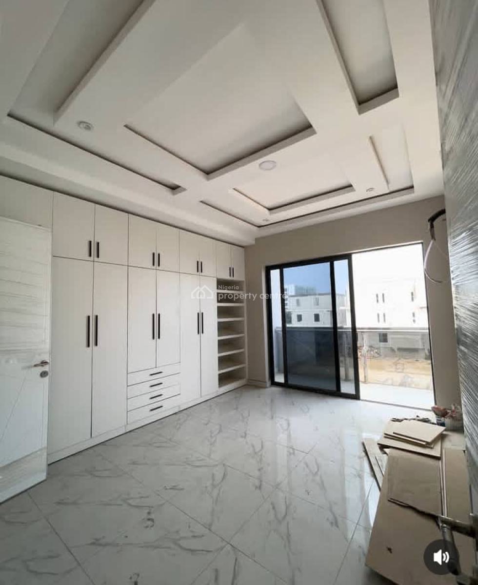 2 Bedroom Apartments, Lekki Phase 1, Lekki, Lagos, Flat / Apartment for Sale