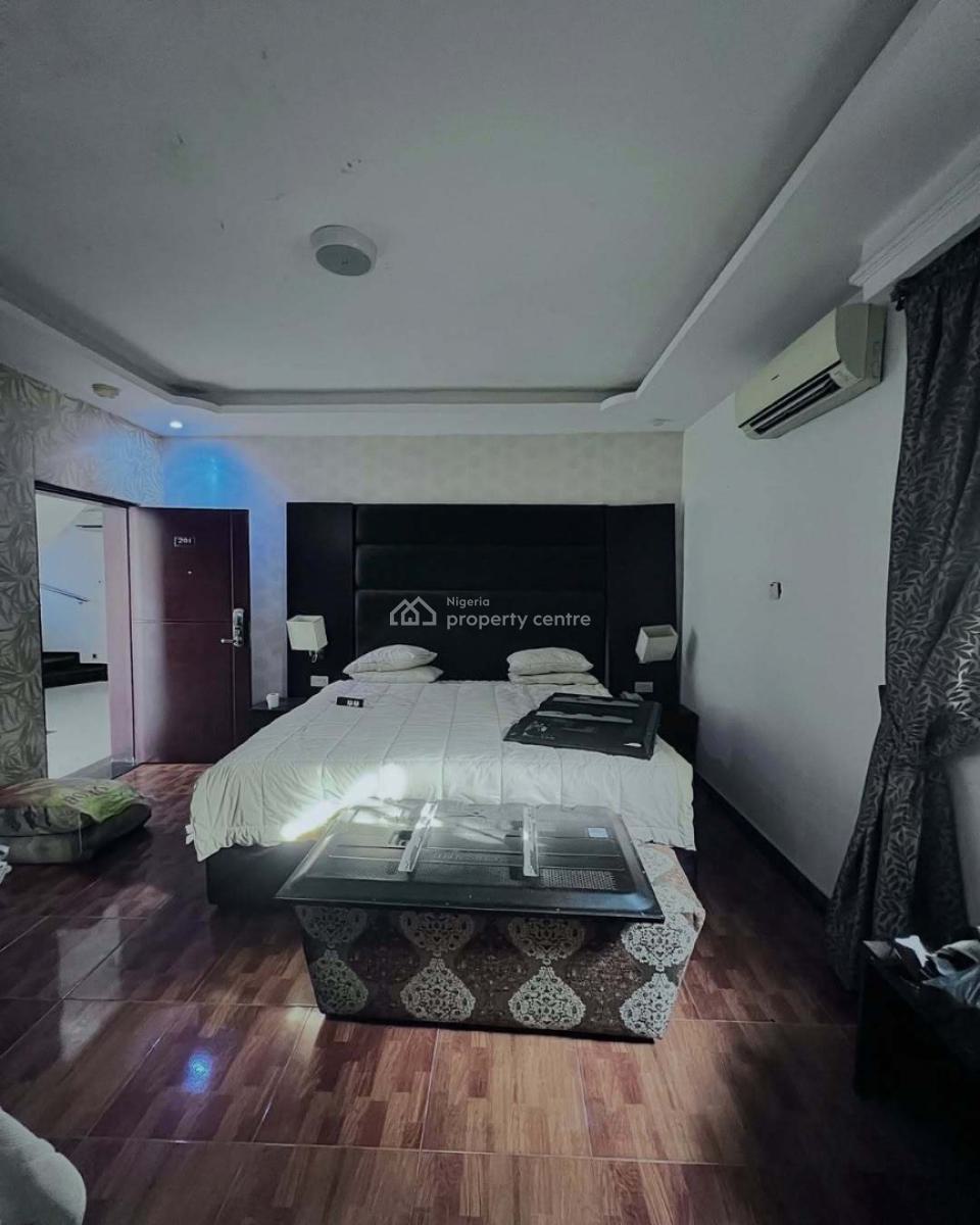 a Lovely 17-room Hotel, Lekki Phase 1, Lekki, Lagos, Hotel / Guest House for Rent