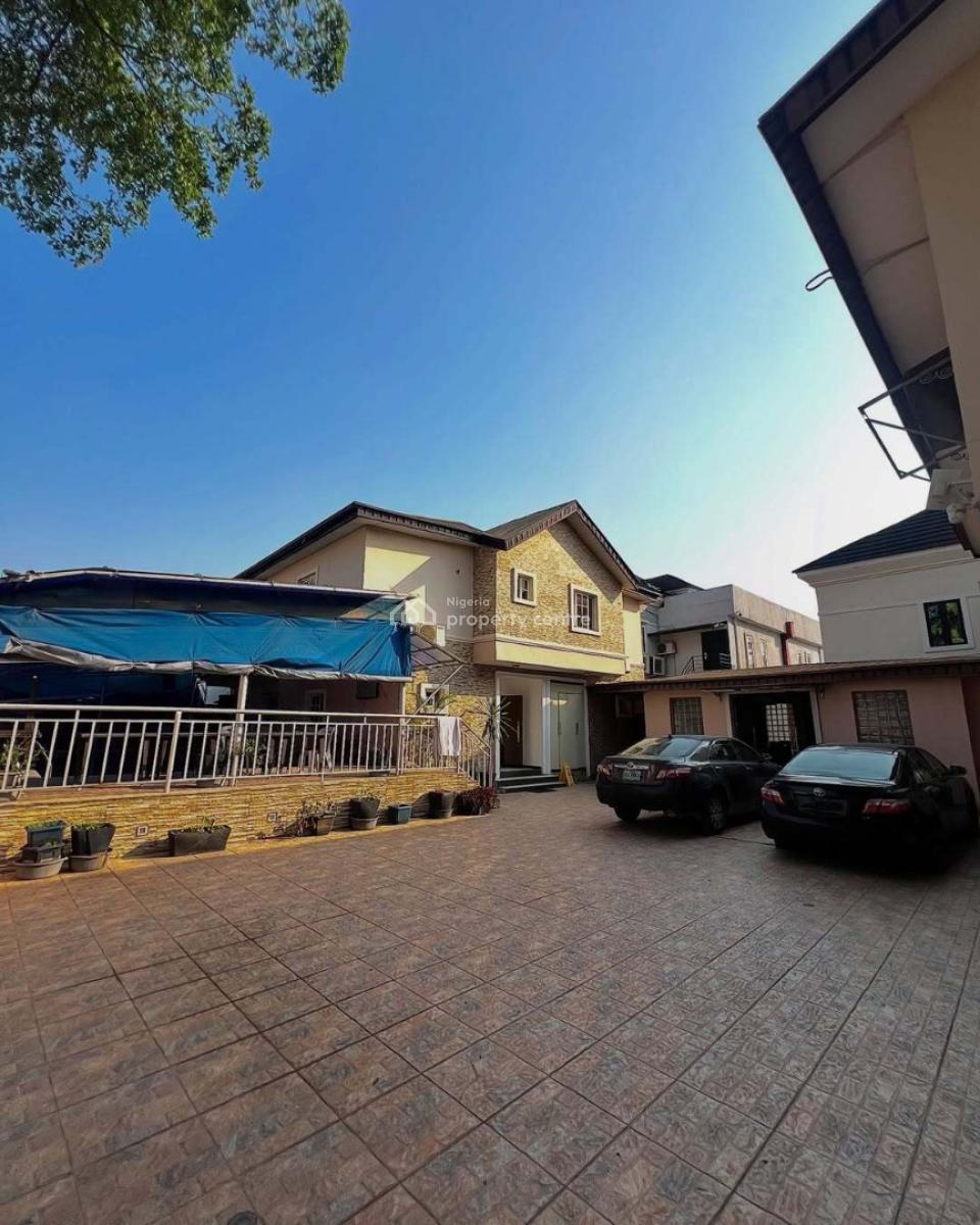 a Lovely 17-room Hotel, Lekki Phase 1, Lekki, Lagos, Hotel / Guest House for Rent