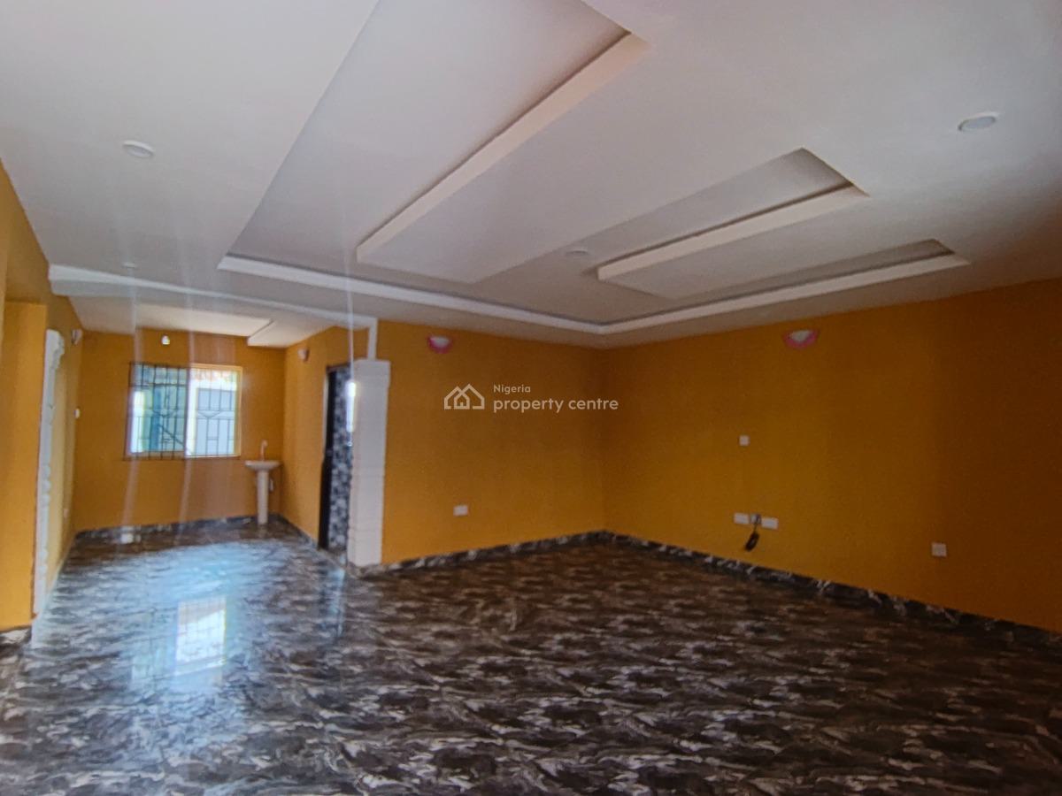 2 Bedroom Flat, Awolowo Road, Ikorodu, Lagos, Flat / Apartment for Rent