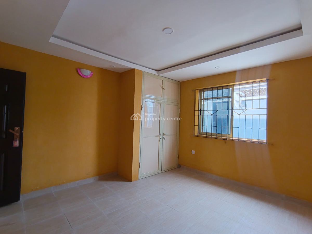 2 Bedroom Flat, Awolowo Road, Ikorodu, Lagos, Flat / Apartment for Rent