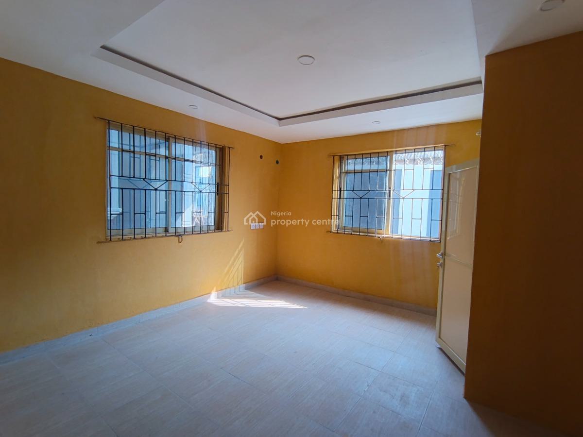 2 Bedroom Flat, Awolowo Road, Ikorodu, Lagos, Flat / Apartment for Rent