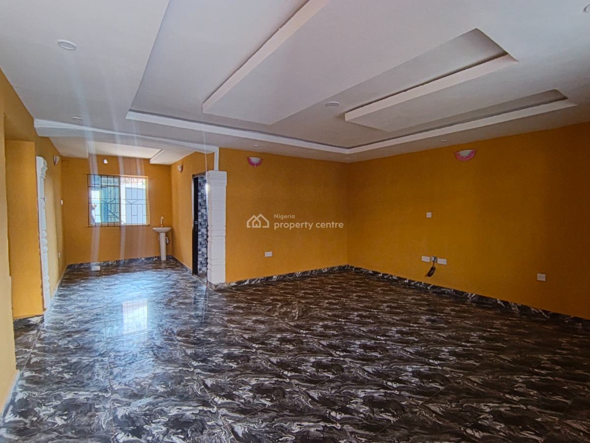 2 Bedroom Flat, Awolowo Road, Ikorodu, Lagos, Flat / Apartment for Rent