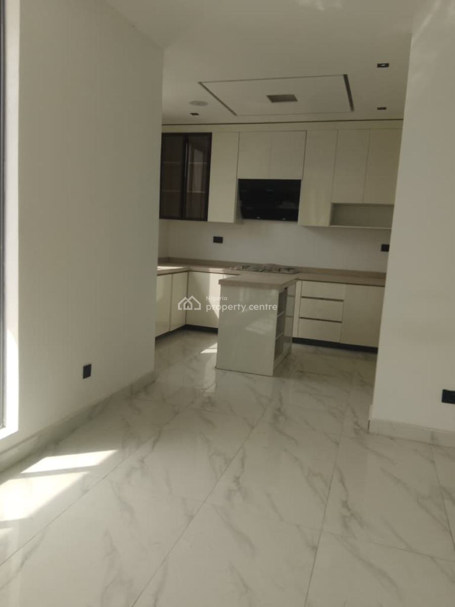 Luxury 2 Bedroom Apartment, Lekki Phase 1, Lekki, Lagos, Flat / Apartment for Sale