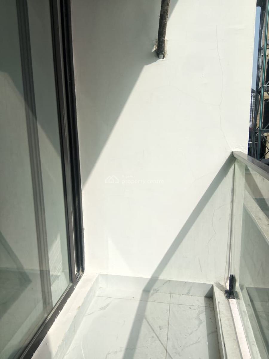 Beautifully Built 2 Bedroom Apartment, Lekki Phase 1, Lekki, Lagos, Flat / Apartment for Sale