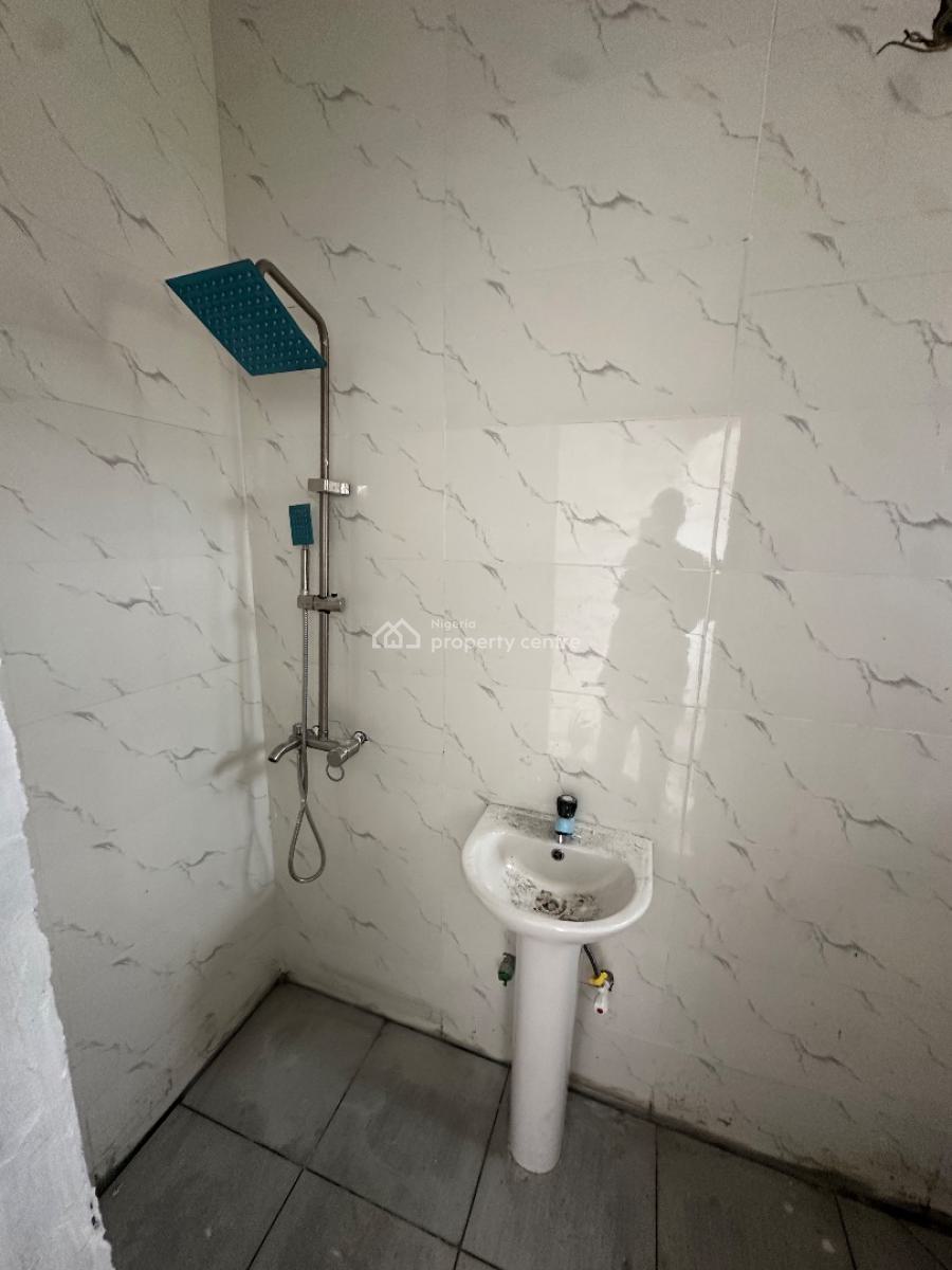 Brandnew 2bedroom Flat Upstairs, Whitesand Beach Estate, Ologolo, Lekki, Lagos, Flat / Apartment for Rent