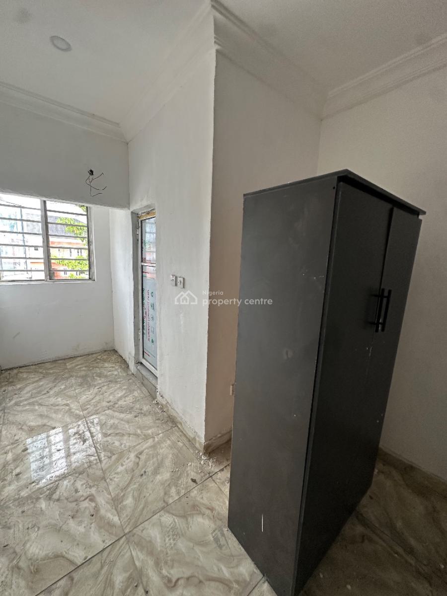 Brandnew 2bedroom Flat Upstairs, Whitesand Beach Estate, Ologolo, Lekki, Lagos, Flat / Apartment for Rent