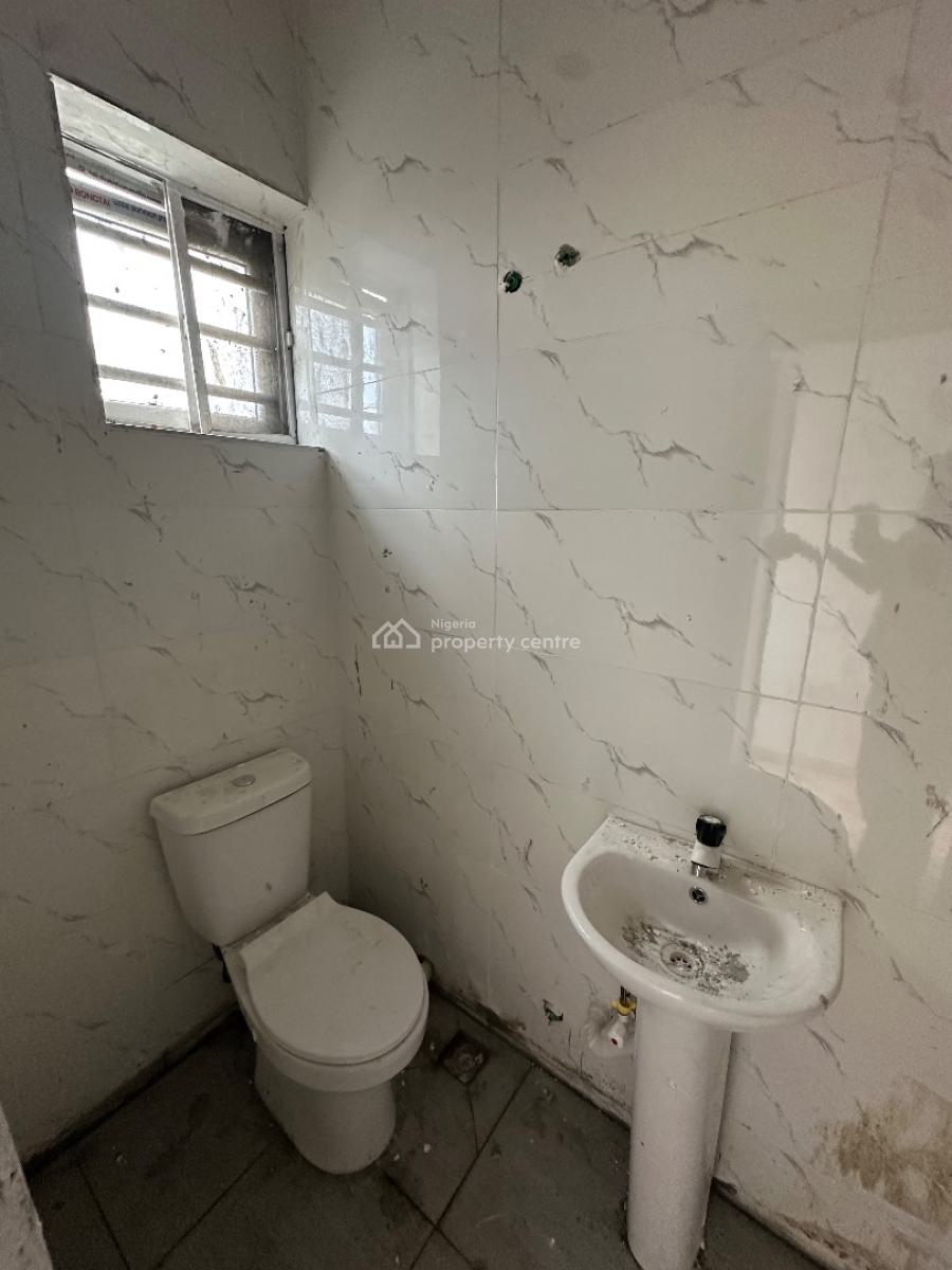 Brandnew 2bedroom Flat Upstairs, Whitesand Beach Estate, Ologolo, Lekki, Lagos, Flat / Apartment for Rent