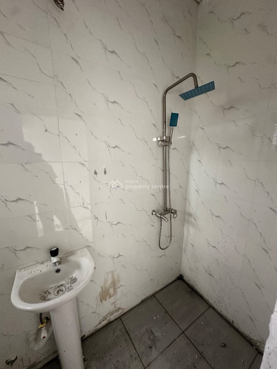 Brandnew 2bedroom Flat Upstairs, Whitesand Beach Estate, Ologolo, Lekki, Lagos, Flat / Apartment for Rent