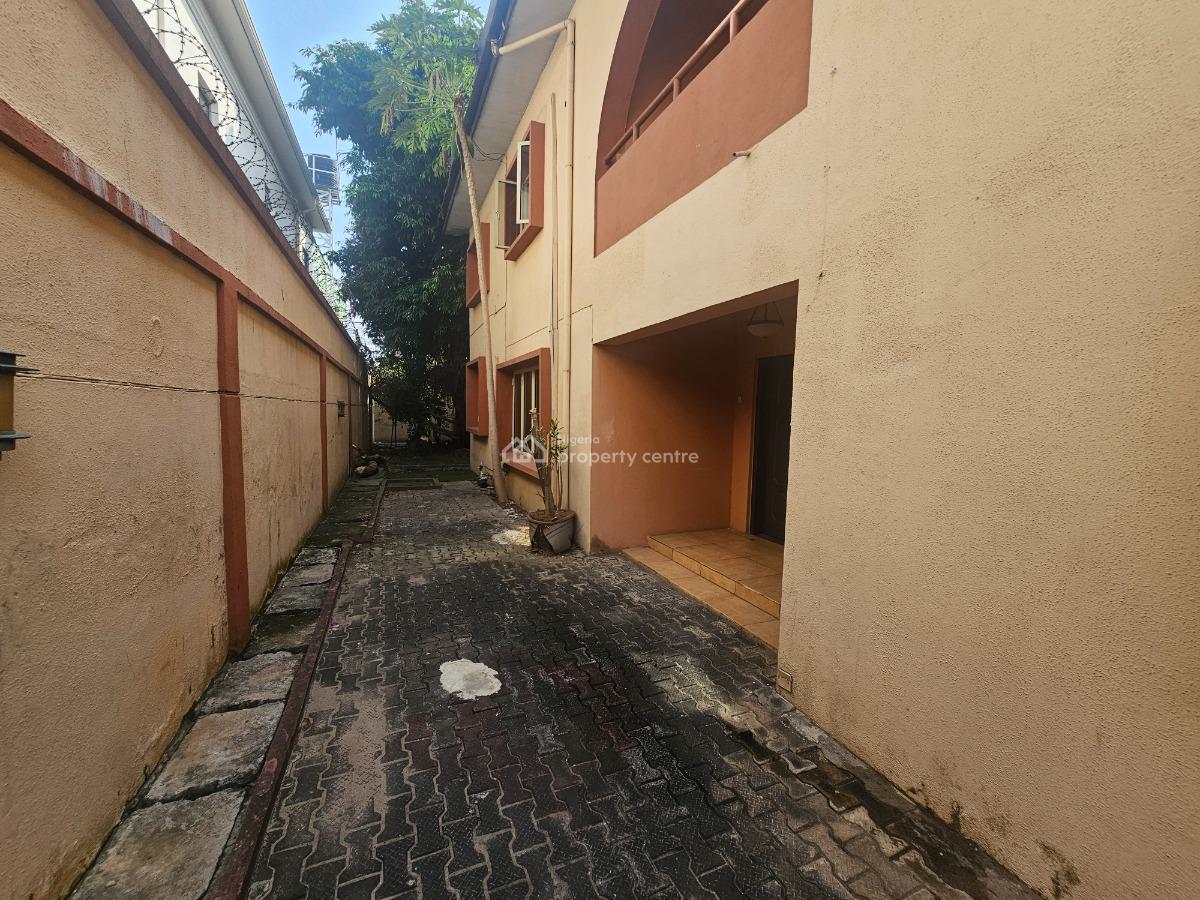 4-bedroom Semi-detached Duplex with Bq, Off Folashbo, Lekki Phase 1, Lekki, Lagos, Semi-detached Duplex for Rent