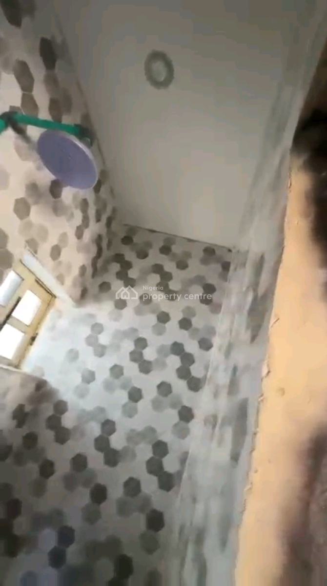 Neatly Used Ensuite 2bedroom Flat, Onike, Yaba, Lagos, Flat / Apartment for Rent