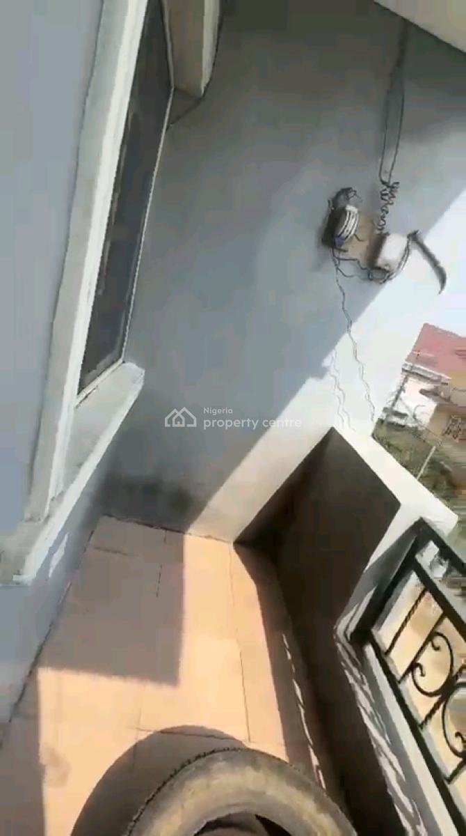 Neatly Used Ensuite 2bedroom Flat, Onike, Yaba, Lagos, Flat / Apartment for Rent