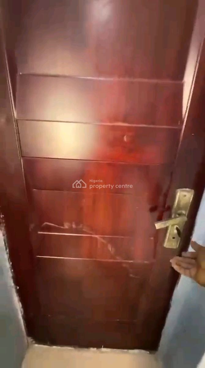 Neatly Used Ensuite 2bedroom Flat, Onike, Yaba, Lagos, Flat / Apartment for Rent