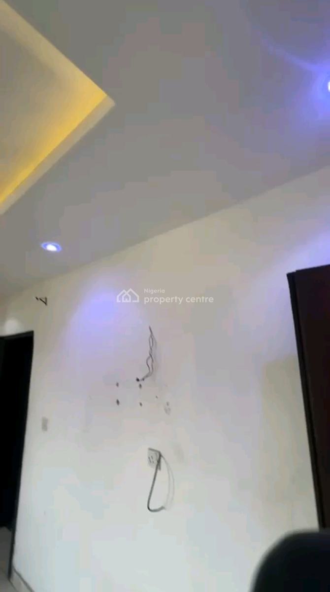 Neatly Used Ensuite 2bed, Onike, Yaba, Lagos, Flat / Apartment for Sale