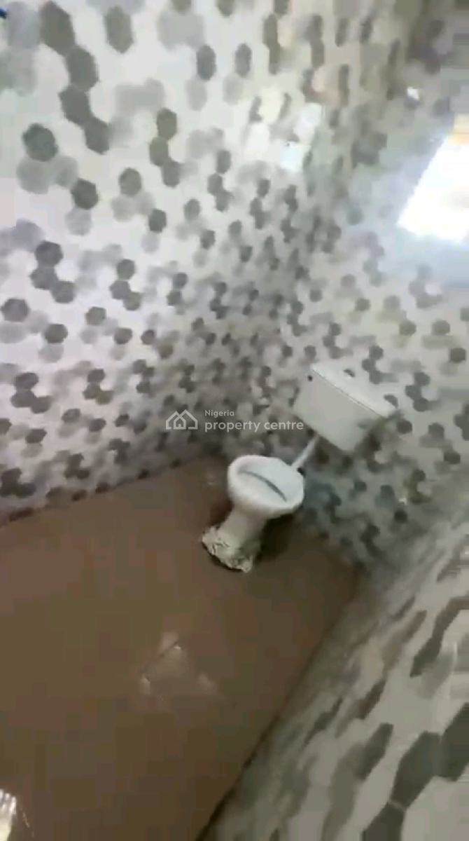 Neatly Used Ensuite 2bed, Onike, Yaba, Lagos, Flat / Apartment for Sale