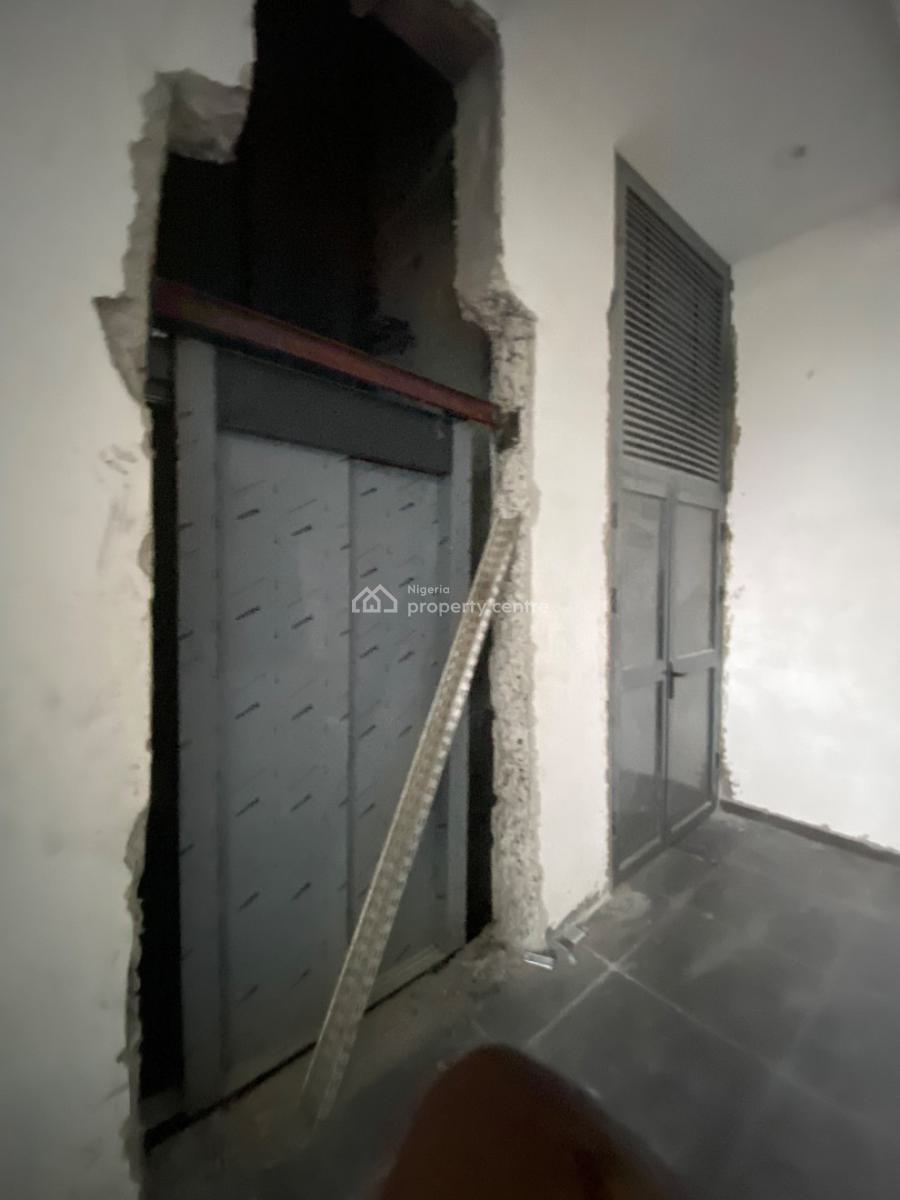 Most Strategic Shops Facing Road in High Commercial Place in Phase1, Admiralty Way, Lekki Phase 1, Lekki, Lagos, Shop for Rent