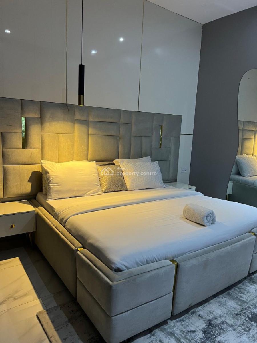 Itura-luxury New 1 Bedroom with Ps5 -big Mirror -board Games - Balcony, Lekki Phase 1, Lekki, Lagos, Flat / Apartment Short Let