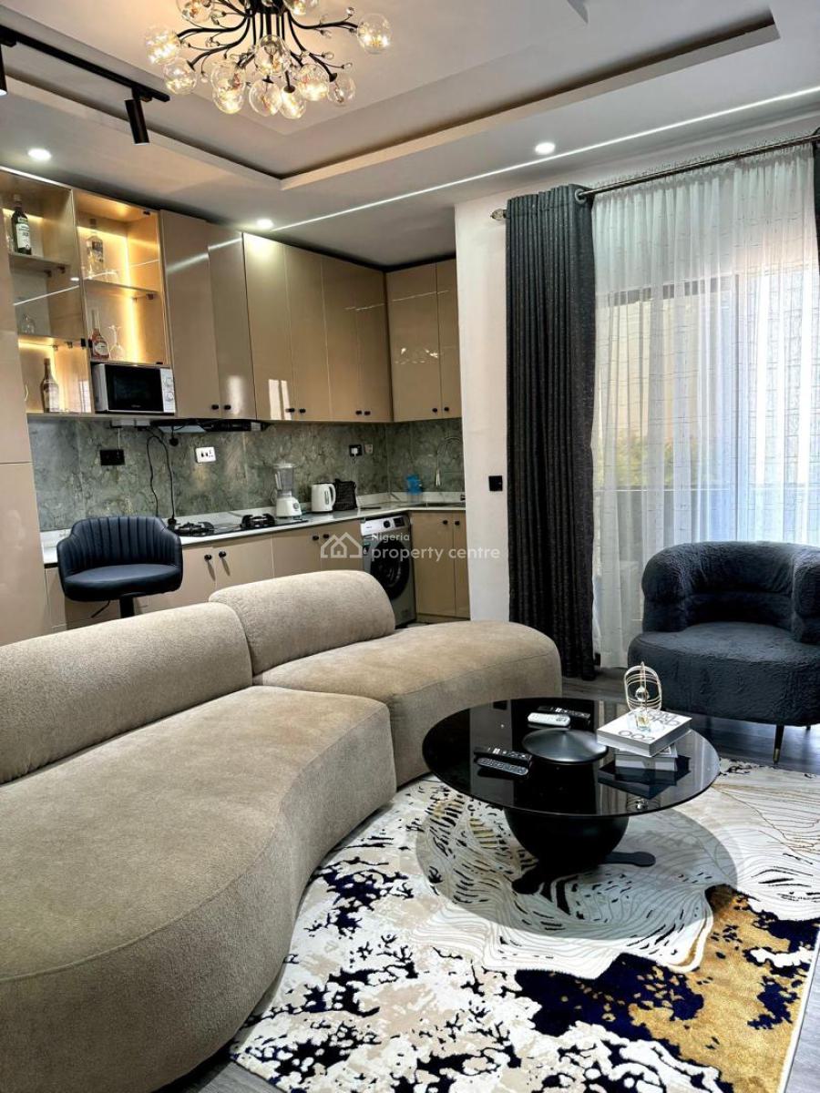 Itura-luxury New 1 Bedroom with Ps5 -big Mirror -board Games - Balcony, Lekki Phase 1, Lekki, Lagos, Flat / Apartment Short Let
